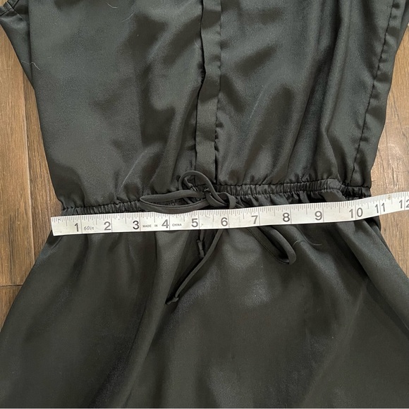 Eight Sixty Sleeveless Dress - Picture 13 of 14